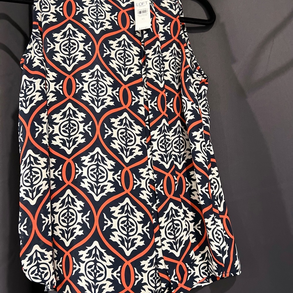 Loft beautiful navy, white and red top